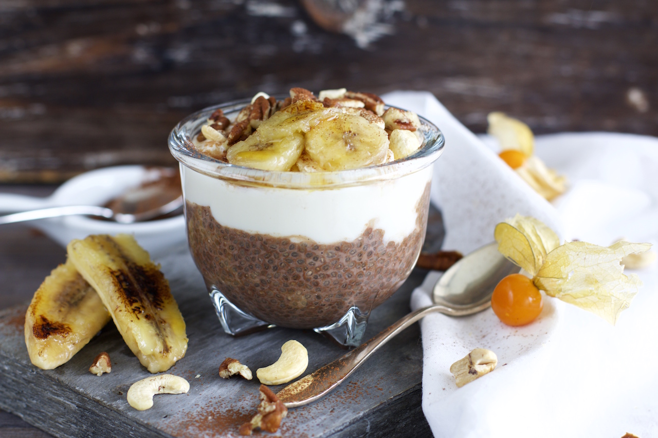 Chia-Pudding Grundrezept: Schokoladen Chia-Pudding mit gebackenen ...