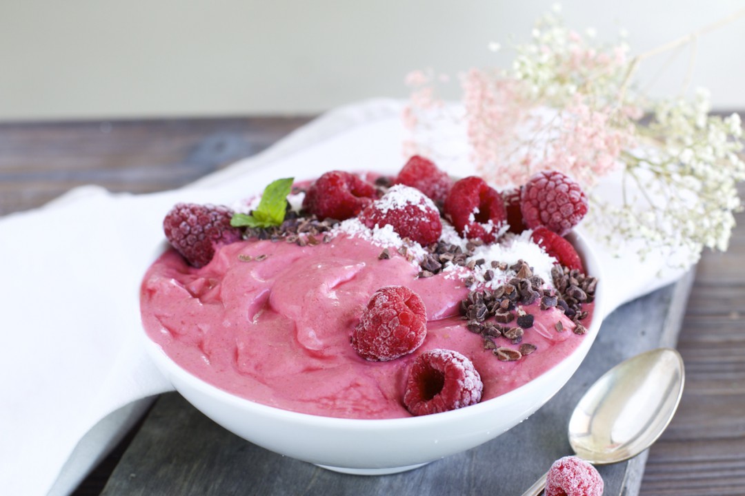 Frozen-Joghurt mit Beeren aus 2 Zutaten {Gesund + ohne Zucker ...