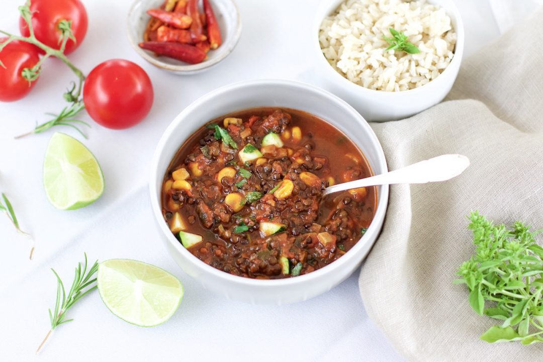 Würziger Linsen-Chili-Eintopf | One-Pot {vegan &amp; glutenfrei ...