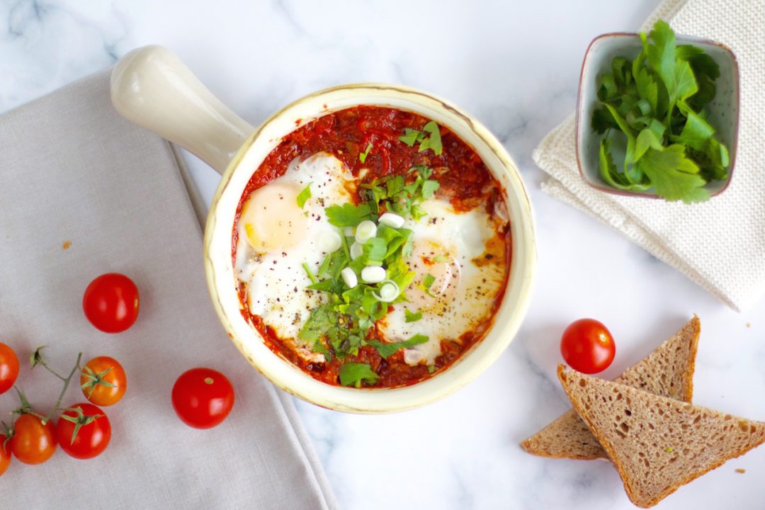 Shakshuka | Pochierte Eier In Tomatensauce - NaturallyGood